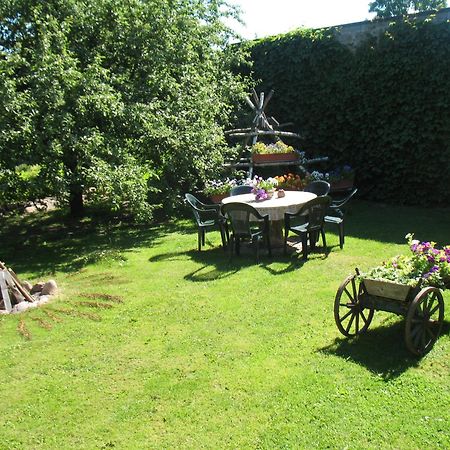 Pulkvedis Guest House Ventspils Kültér fotó